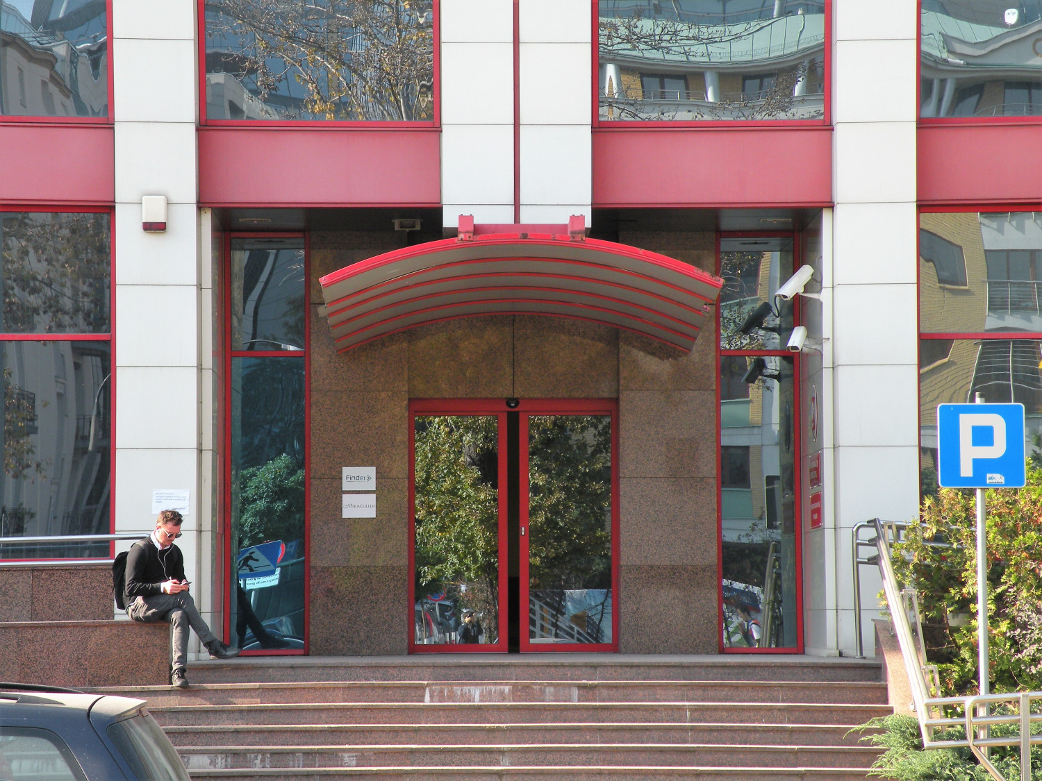 Zdjęcie architektury budynku Centrala Kredyt Banku SA